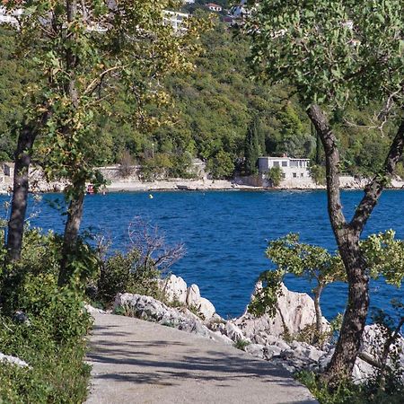 Gorgeous Apartment In Crikvenica With Kitchen מראה חיצוני תמונה