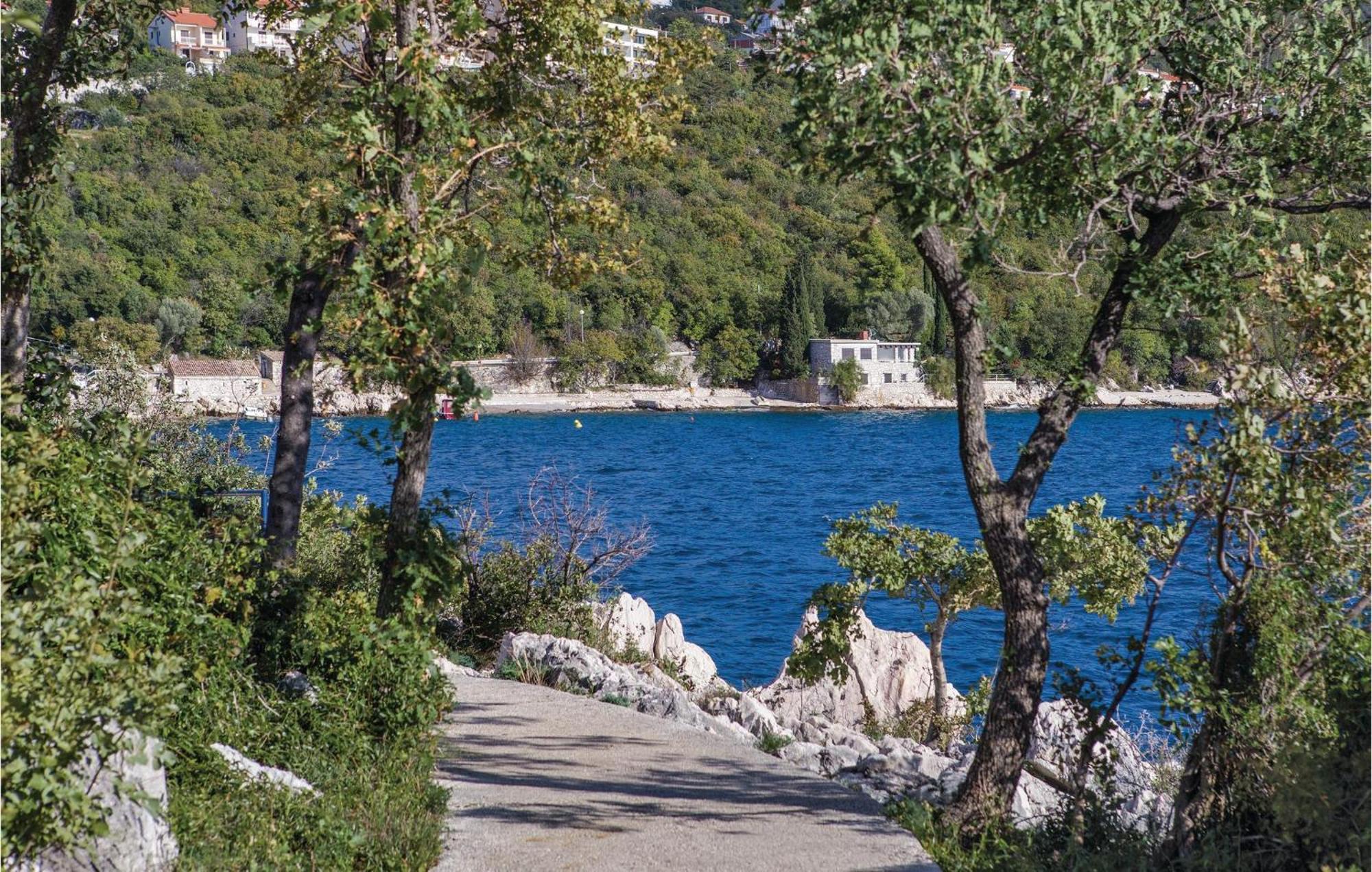 Gorgeous Apartment In Crikvenica With Kitchen מראה חיצוני תמונה