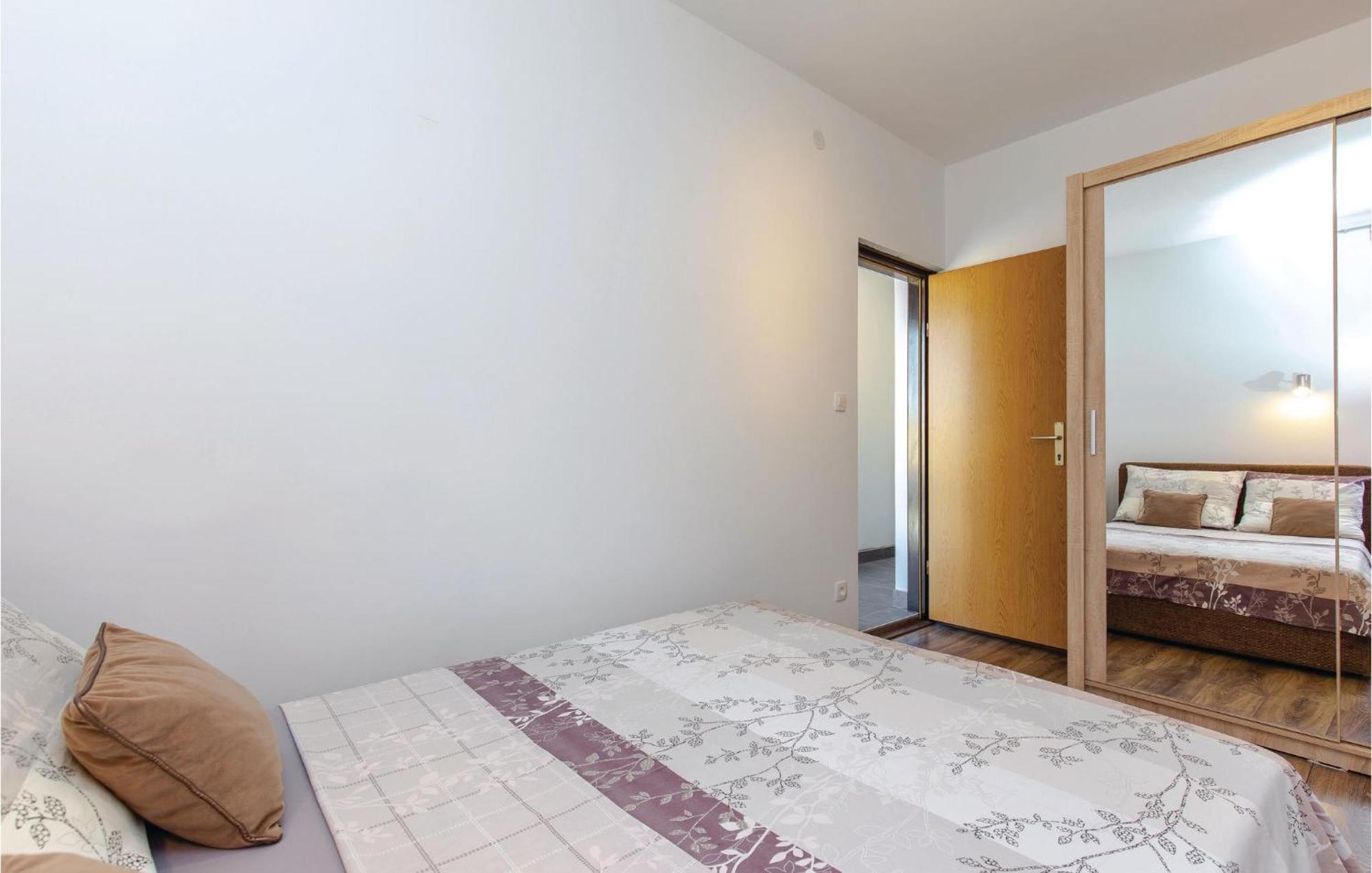 Gorgeous Apartment In Crikvenica With Kitchen מראה חיצוני תמונה