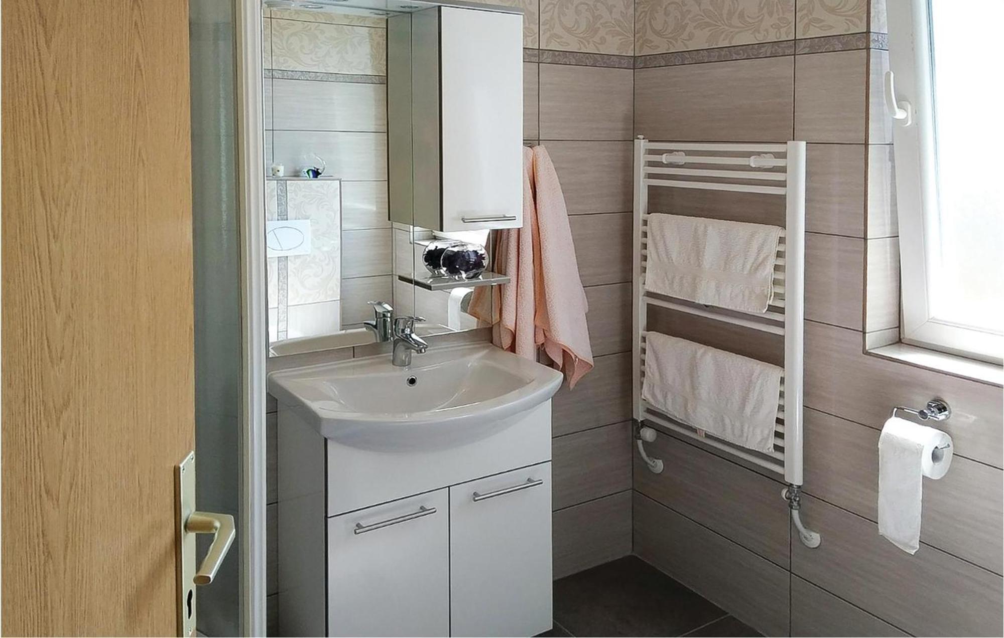 Gorgeous Apartment In Crikvenica With Kitchen מראה חיצוני תמונה