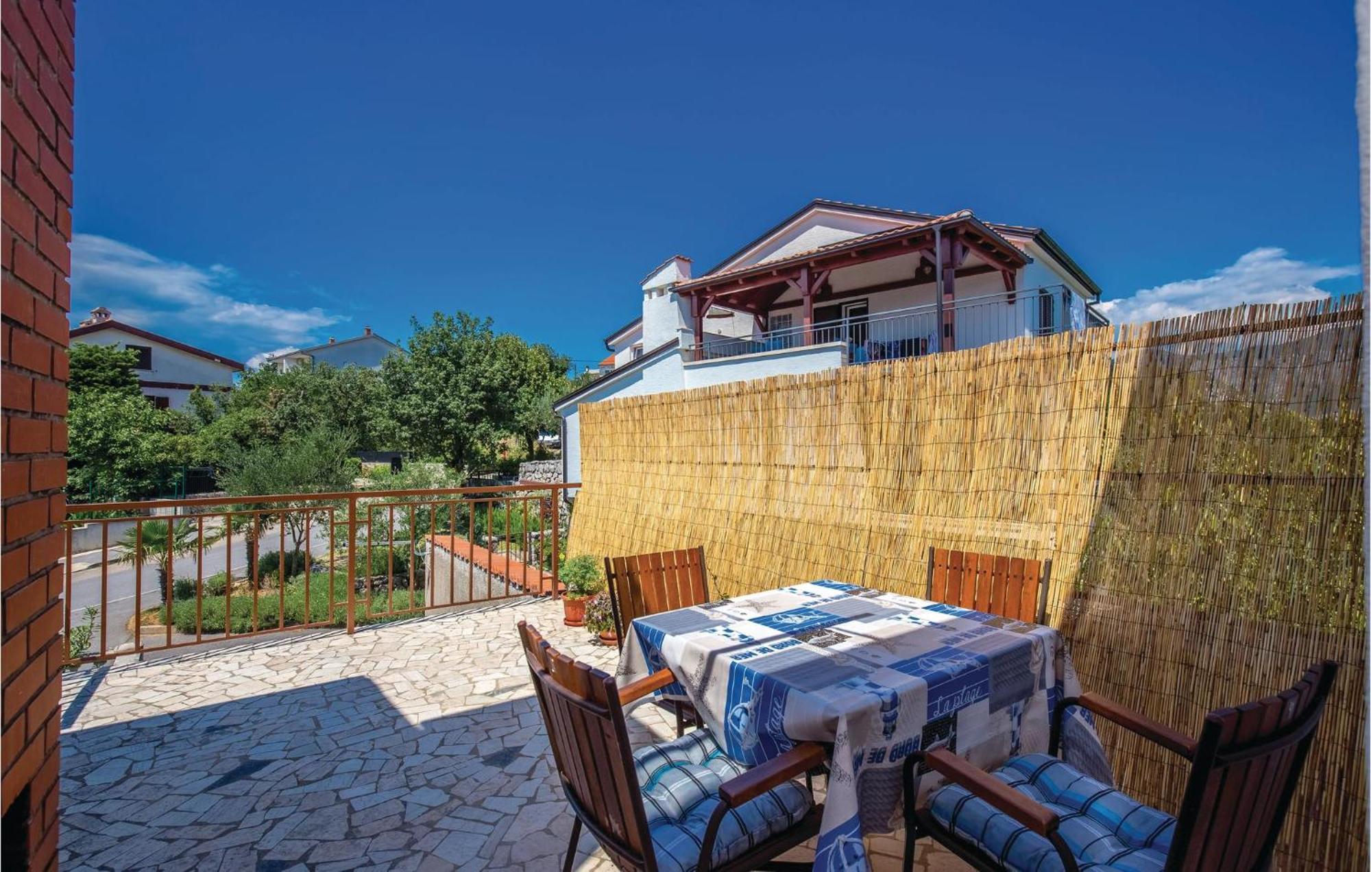Gorgeous Apartment In Crikvenica With Kitchen מראה חיצוני תמונה
