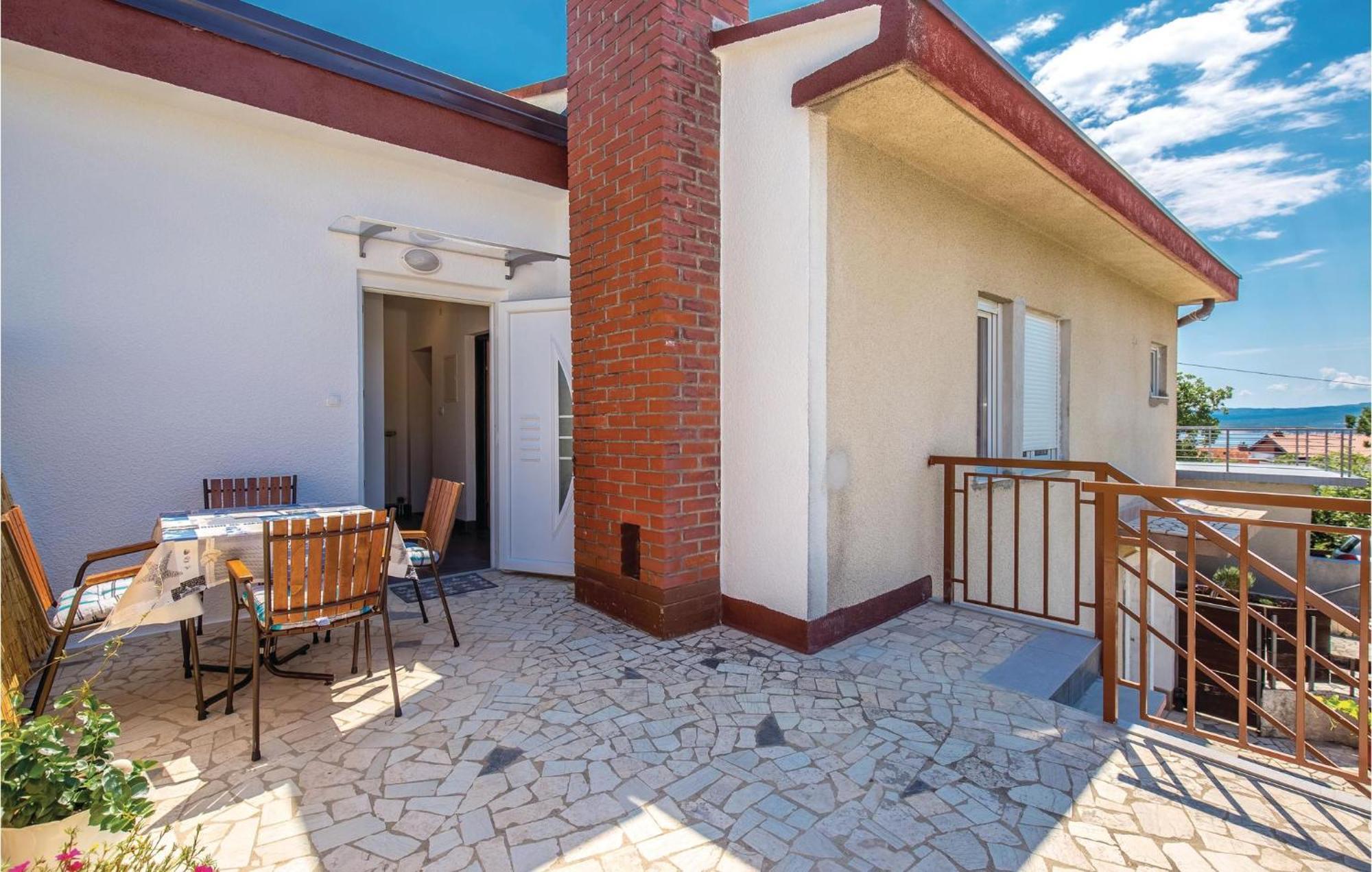 Gorgeous Apartment In Crikvenica With Kitchen מראה חיצוני תמונה